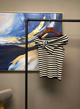 【摩系列】黑白横条一字领前交叉弹力针织背心MA172SWT308