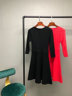 【摩系列】黑红两色圆领九分袖针织连衣裙MA171DRS306