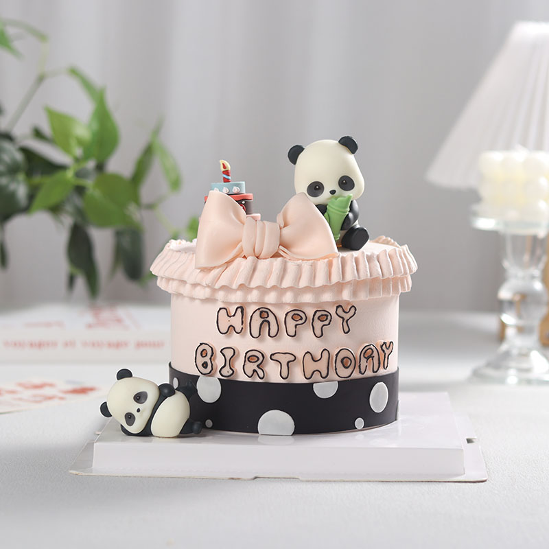 蝴蝶结小熊猫生日蛋糕装饰