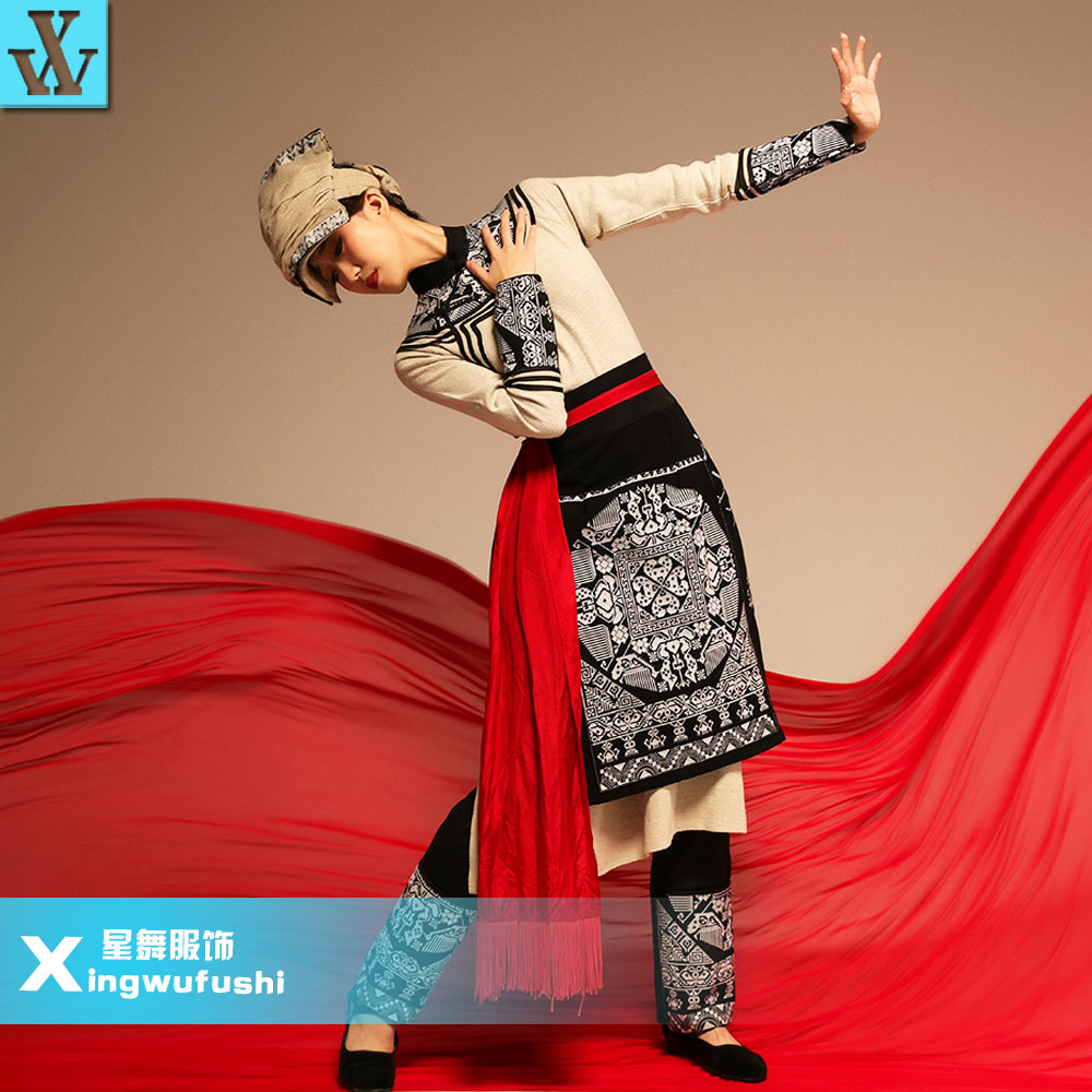 新款羌族女子独舞云朵思念艺考