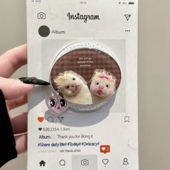 可爱搞怪格纹立体小狗适用MagSafe手机磁吸气囊支架强力吸附懒人