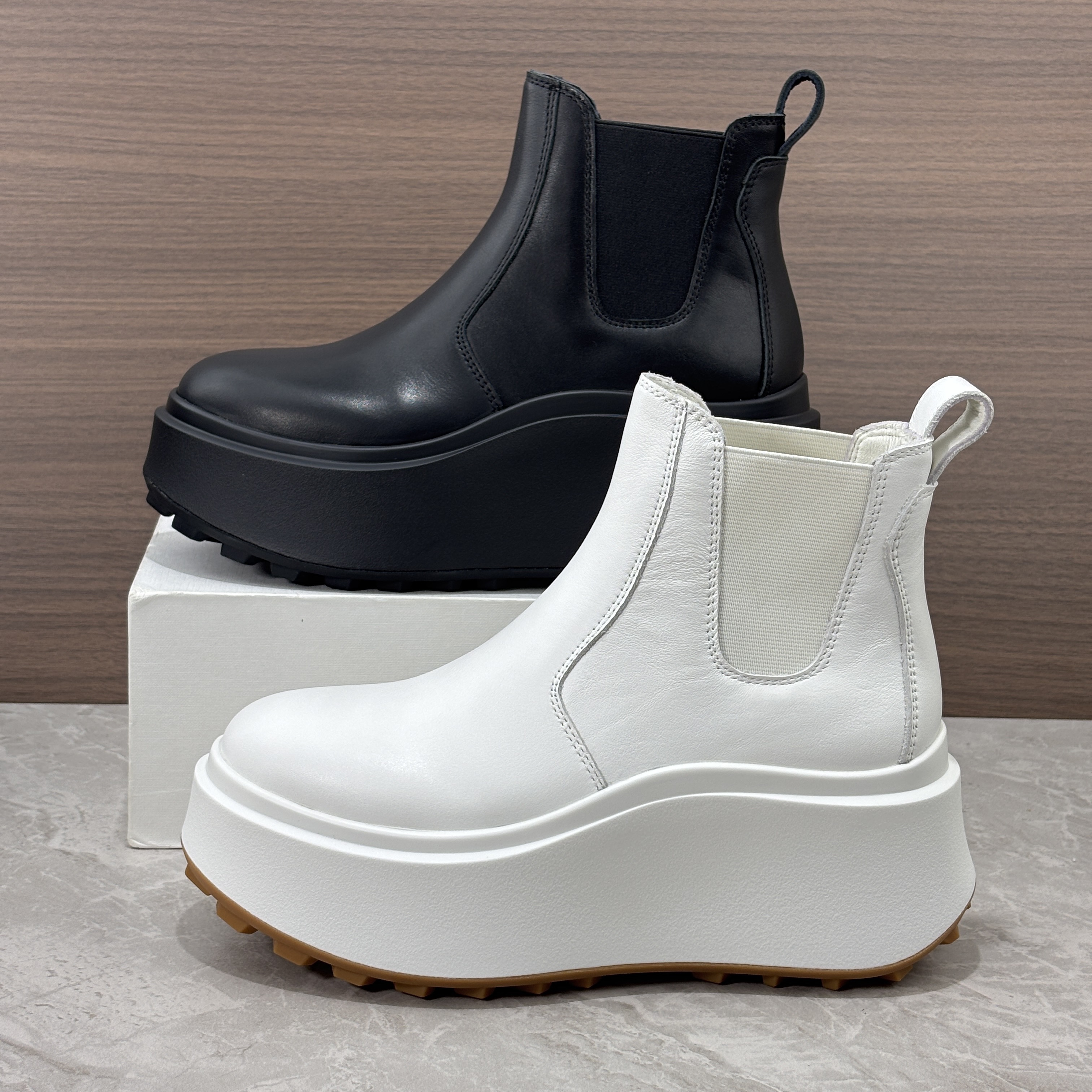 2025新款真皮春秋短靴女单靴厚底增高切尔西靴欧货白色短筒马丁靴