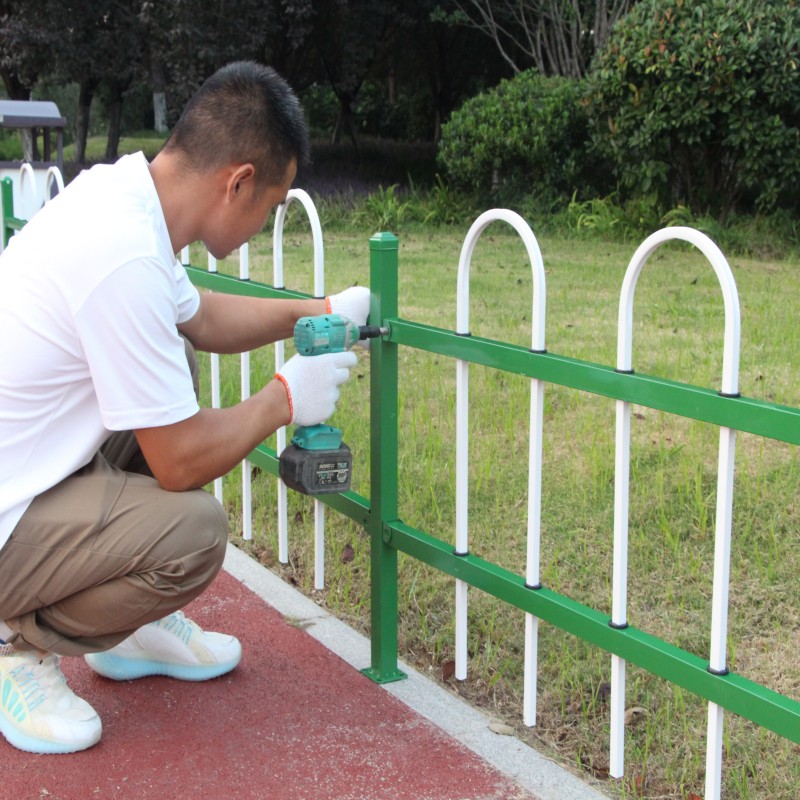 锌钢草坪护栏围栏户外花园花坛栅栏市政园林学校小区绿化带护栏