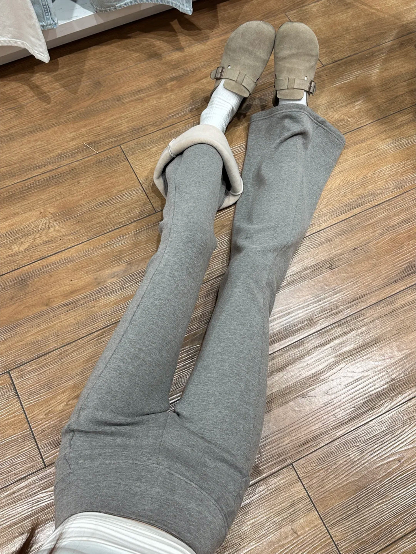 灰色加绒微喇叭裤女秋冬季低腰修身显瘦紧身休闲瑜伽运动马蹄卫裤