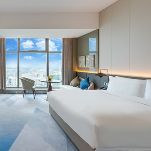 南昌金茂嘉悦酒店豪华房1晚+珍奇植物园门票2张