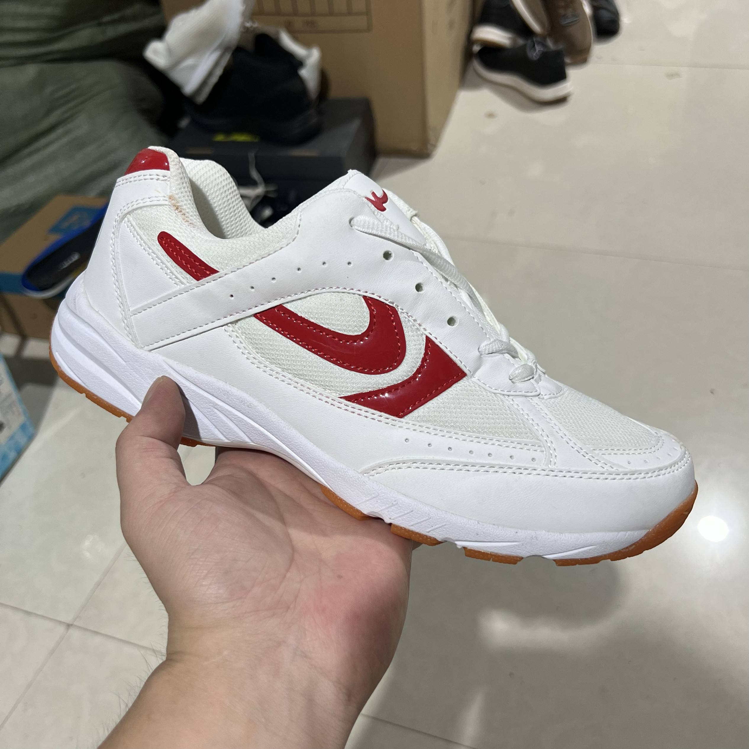 出日单百搭运动鞋男女网面透气网球训练鞋牛筋底耐磨防滑乒乓球鞋