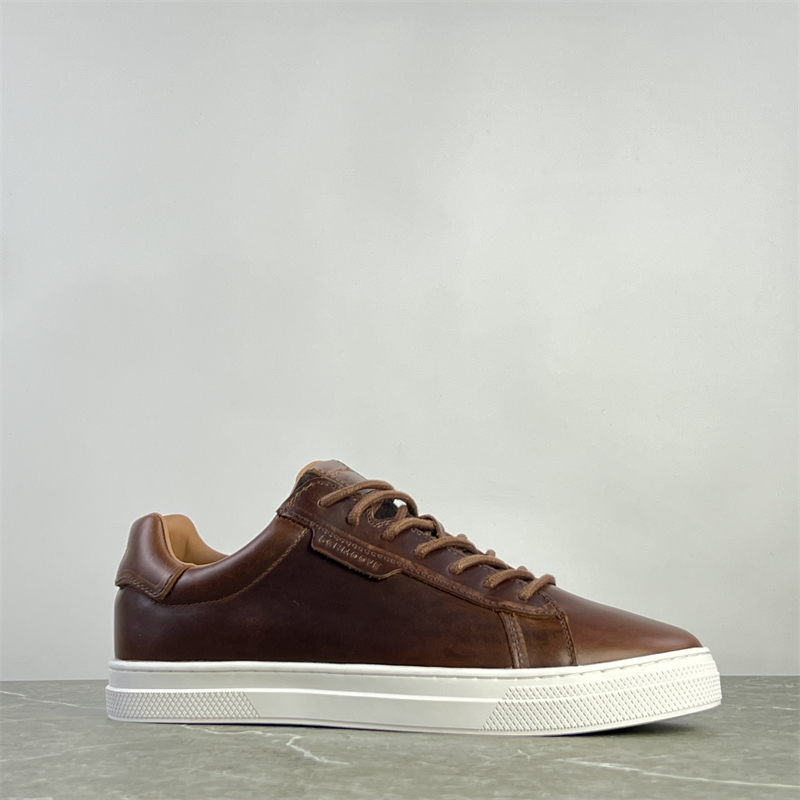 在售150美刀法国时尚运动鞋男鞋头层牛皮拼接休闲鞋耐磨低帮板鞋