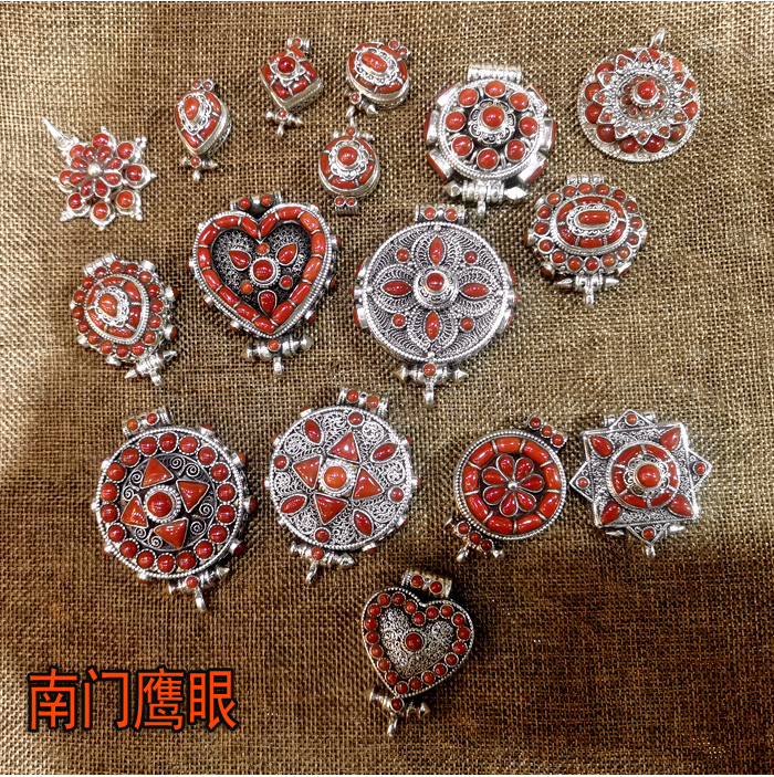 尼泊尔进口925纯银红宝石嘎乌盒挂坠 珊湖手工嘎呜挂件储物吊项坠