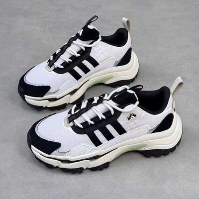 阿迪达斯复古低帮运动鞋