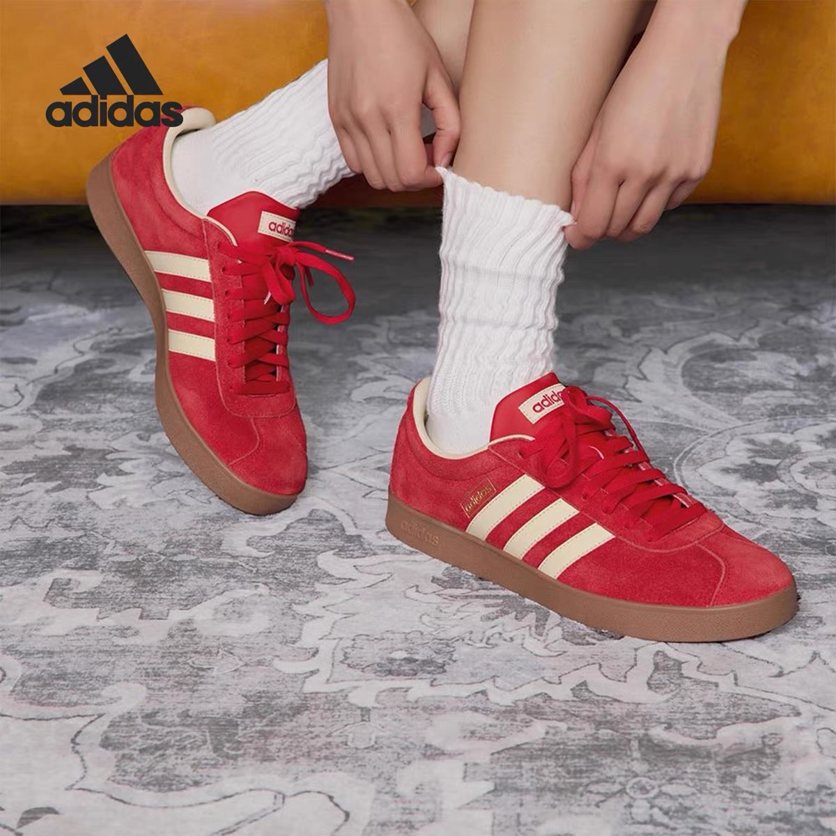 Adidas阿迪达斯男女同款休闲板鞋