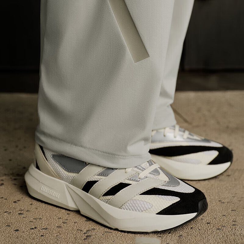 阿迪达斯男女轻便舒适运动休闲鞋