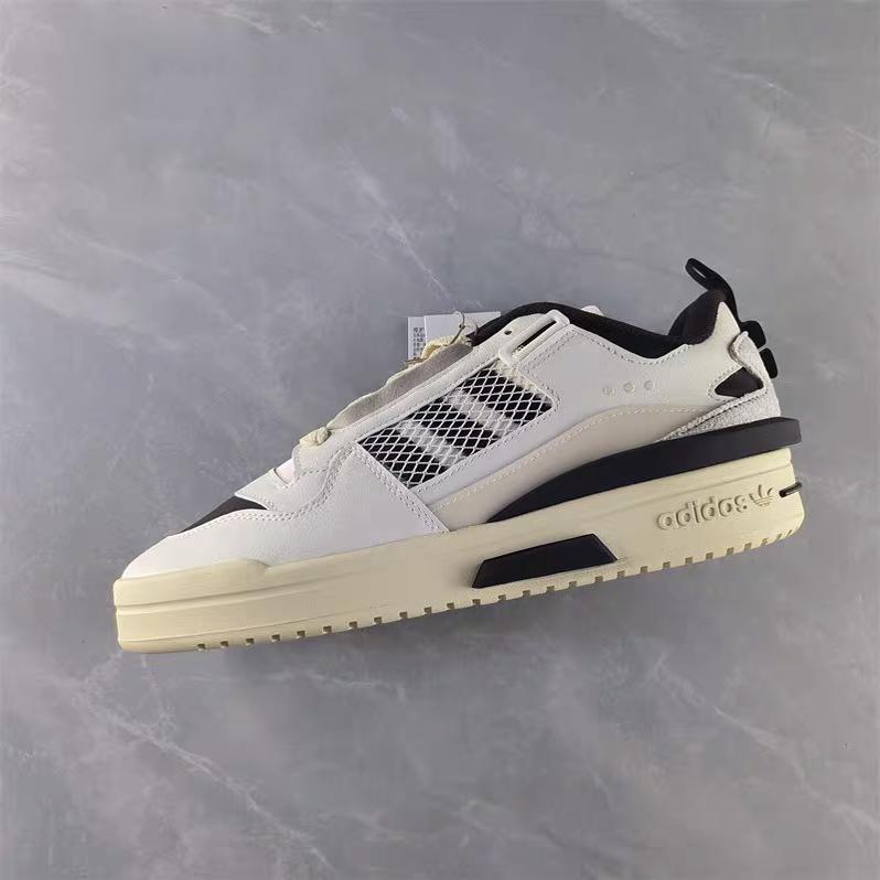 Adidas阿迪达斯三叶草板鞋