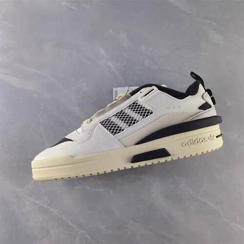 Adidas阿迪达斯三叶草板鞋