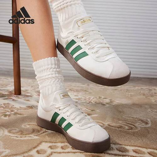 阿迪达斯男女低帮耐磨运动板鞋