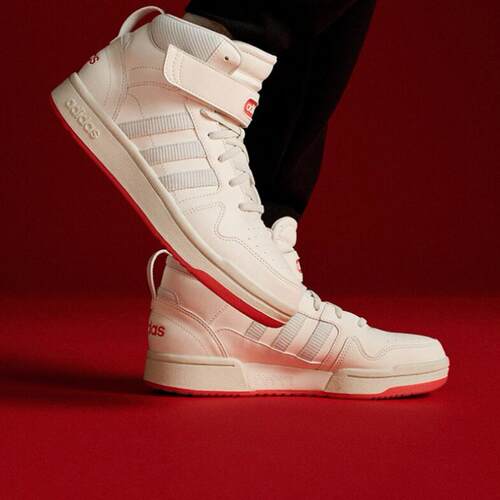 adidas中帮运动鞋休闲板鞋