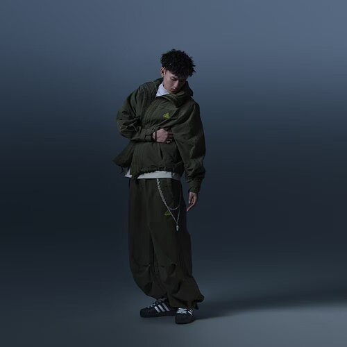 三叶草系列服常规长袖字母连帽