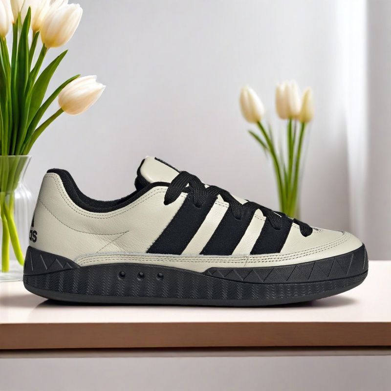 Adidas阿迪达斯男女同款低帮板鞋