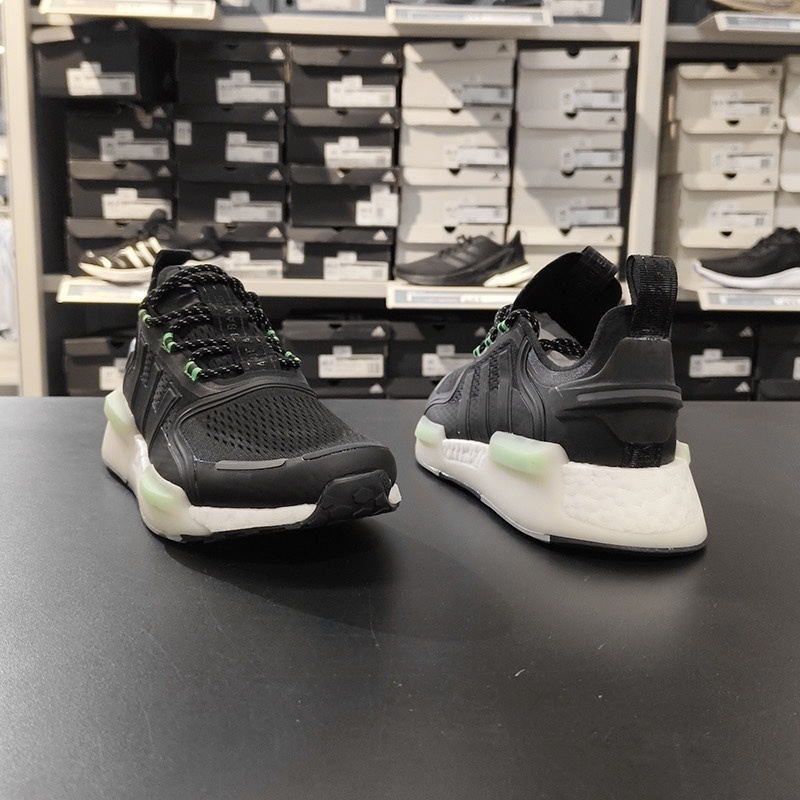 Adidas阿迪达斯男女款运动休闲鞋