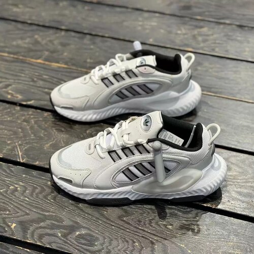 Adidas阿迪达斯男女款休闲鞋