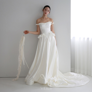 Veils法式复古简约白色抹胸珠光缎面婚纱高级感拖尾草坪婚礼主纱