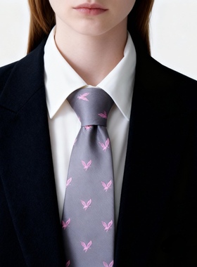 俄罗斯麻豆Sofia同款街拍领带中性风穿搭甜酷