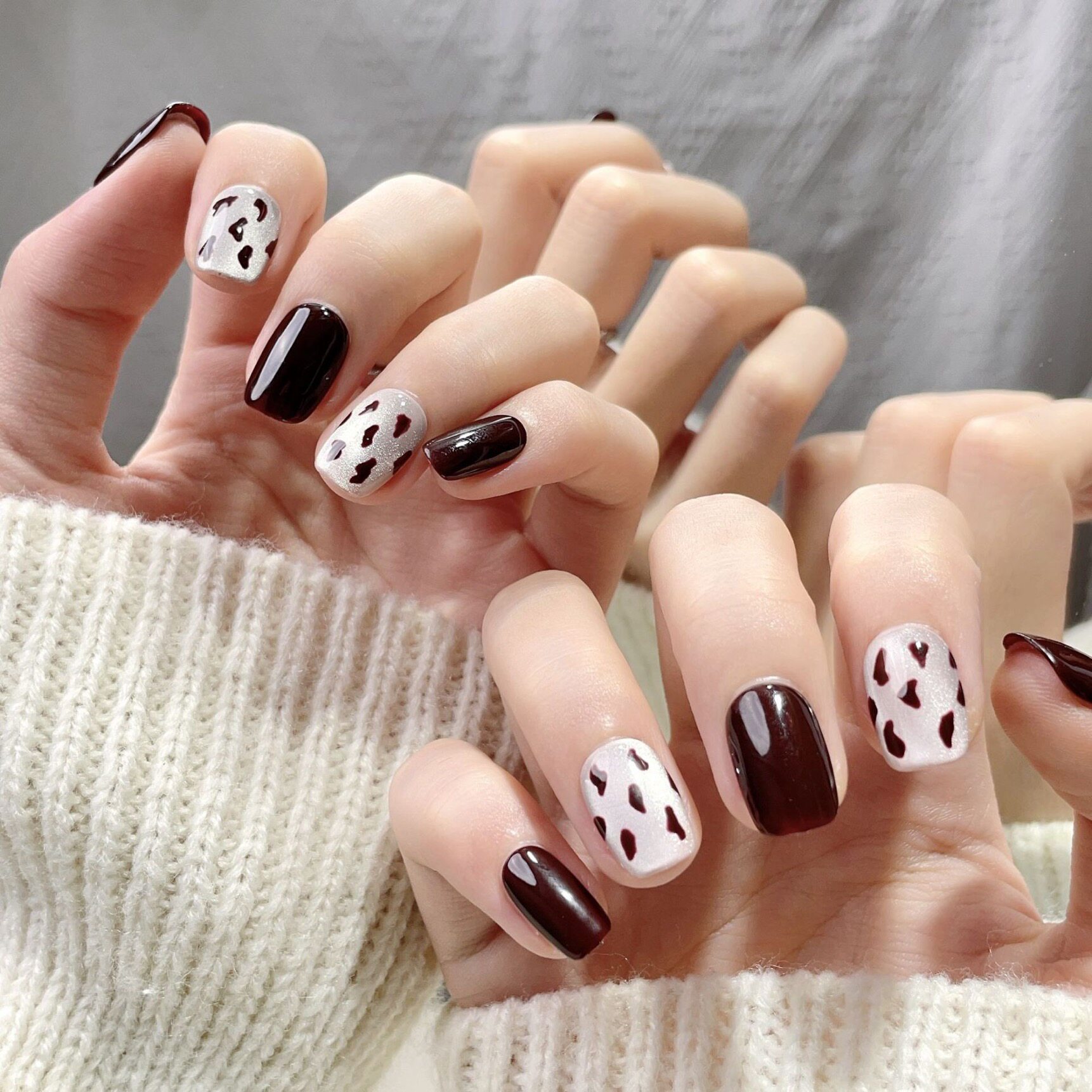 嘟嘟啵妮秋冬新款美拉德奶牛纹穿戴甲纯手工光疗美甲贴片小红书爆