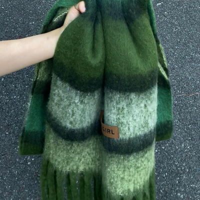 绿色围巾韩系氛围感秋冬拍照百搭高级感加厚保暖围脖2025年新款