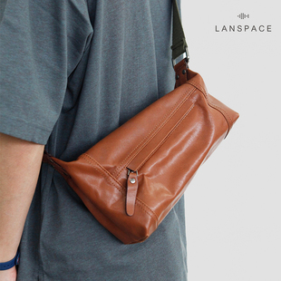 個性 男包 斜挎百搭頭層牛皮小號背包時尚 藍皮具胸包男真皮潮牌個性