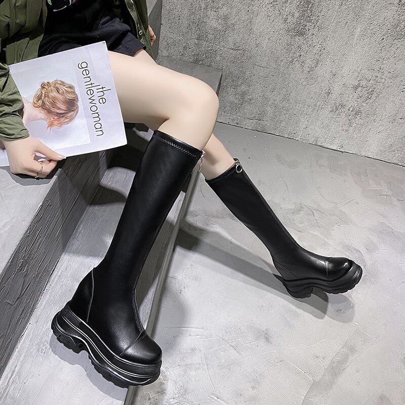 내부 높이가 10CM인 여성용 키 10CM 부츠 2024 새로운 겨울 두꺼운 밑창은 무릎 높이 이하이며 작은 사람들을 위한 벨벳 굴뚝 부츠