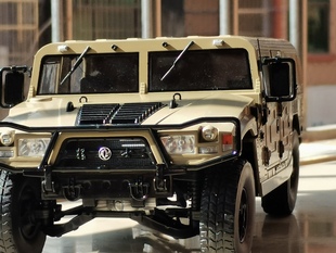 原厂 1/18 一代 东风猛士 合金汽车模型 沙漠黄 收藏礼品