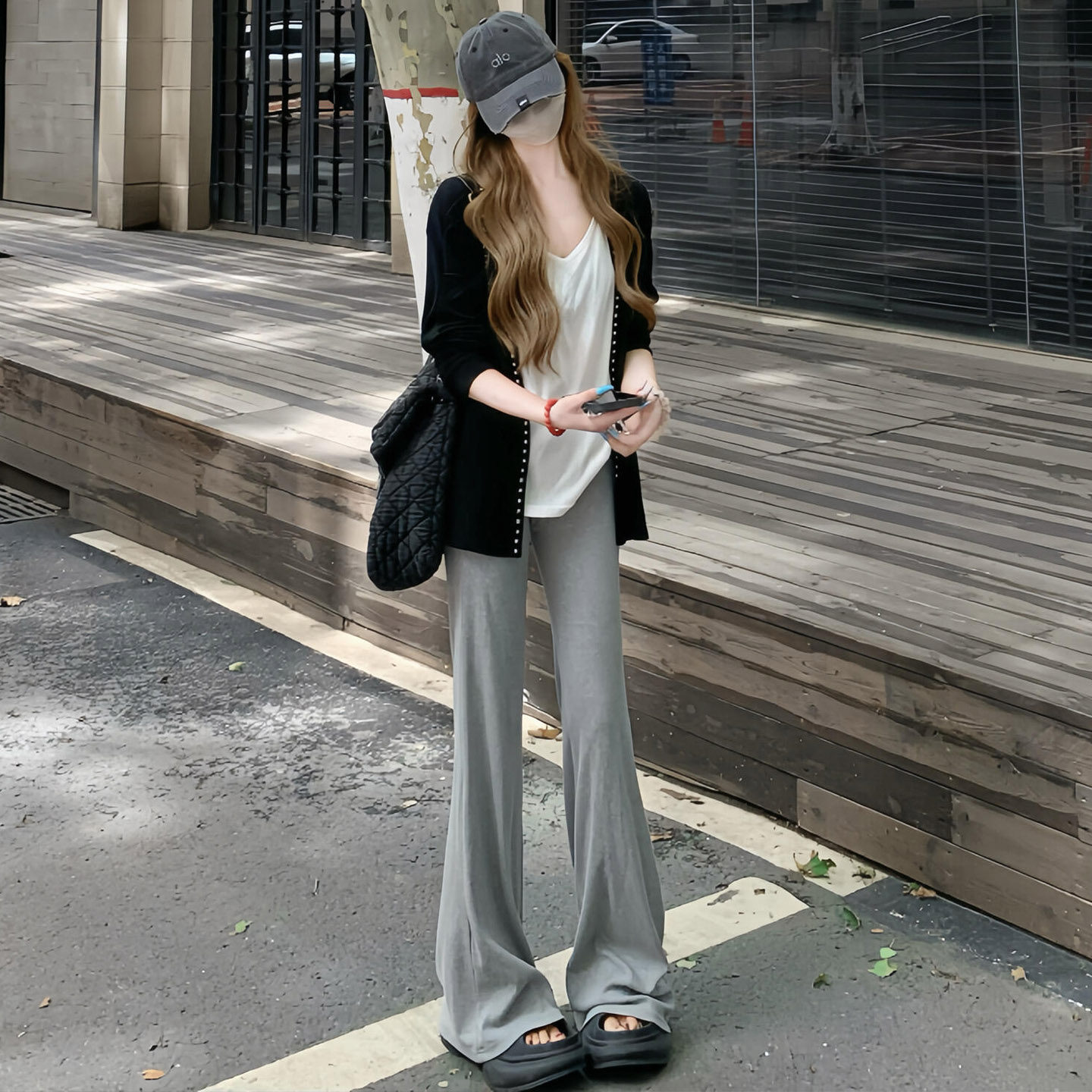 春夏季灰色修身运动裤女2026新款高腰垂感显瘦微喇喇叭卫裤