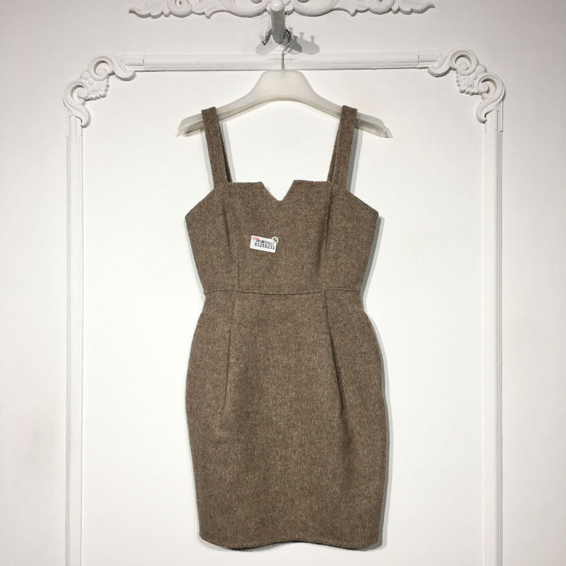 容系列 8325S233 时尚羊毛双面呢毛呢连衣裙品牌女装折扣颦薪