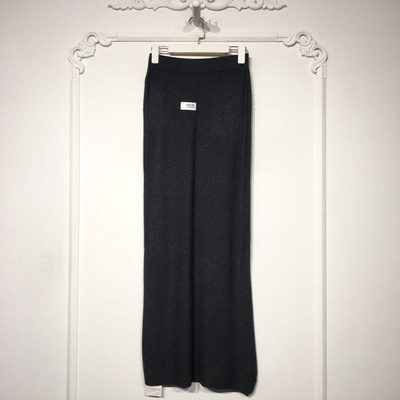 容系列 8327S052 时尚针织半身裙品牌女装折扣颦薪