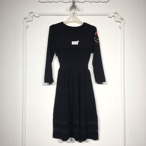 欧系列 8266S299 时尚针织连衣裙品牌女装折扣颦薪