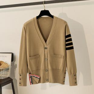 女毛衣外套减龄短款 卡其色学院风V领针织开衫 外搭上衣 新款 春秋季