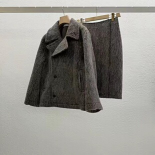 现~2025冬季新款女芯宝韩国代购statement舒适羊驼毛大衣＋半身裙