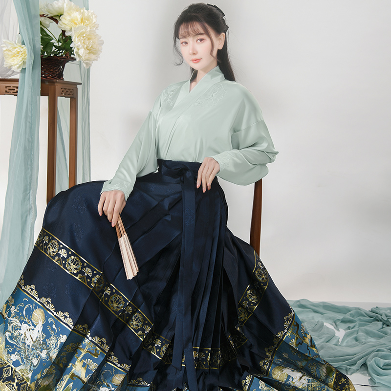 如梦霓裳舒适飞机衫修身显瘦马面