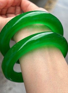 翡翠色冰种帝王绿手镯满绿正圈玉镯女款通透玉胖圆条手镯送礼物