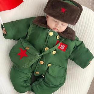 婴儿衣服冬装加绒保暖军装满月宝宝小红军连体棉衣周岁军大衣爬服
