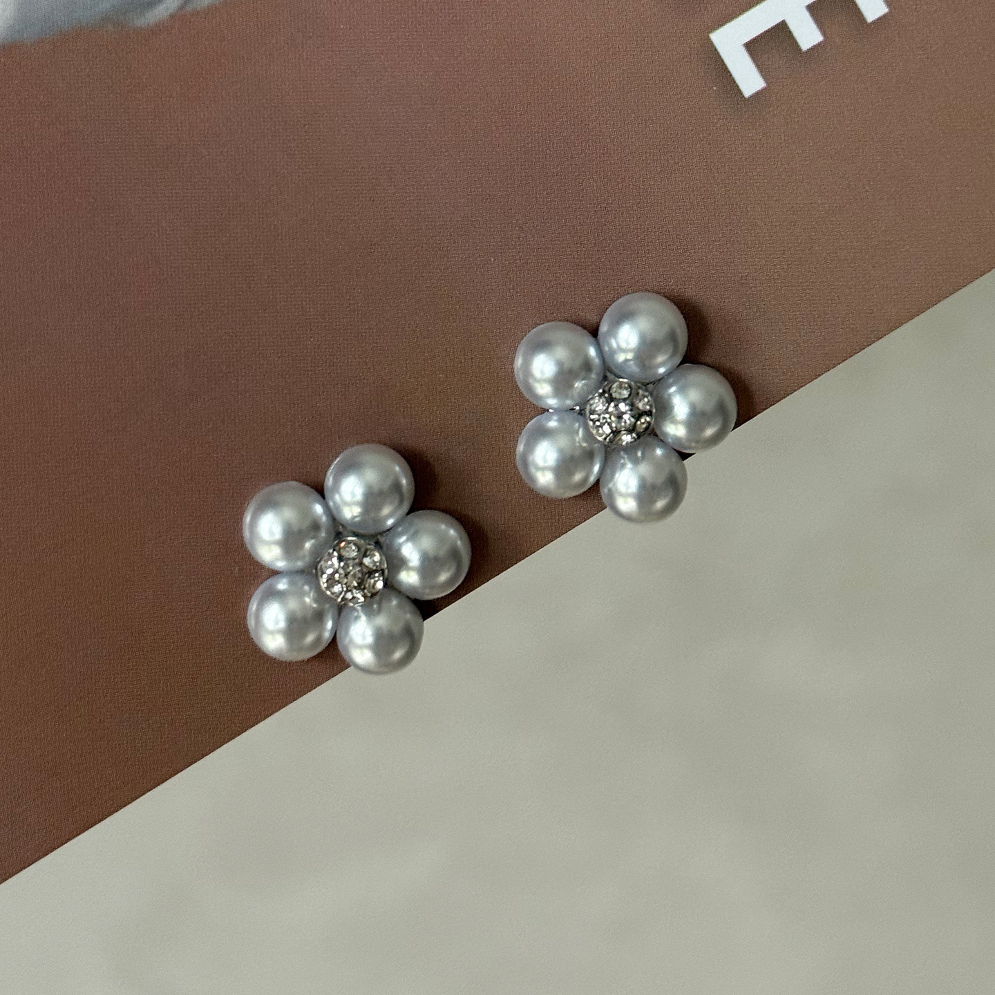 高级灰珍珠耳钉日韩风简约百搭花朵半钻耳环925银针小众清冷高级