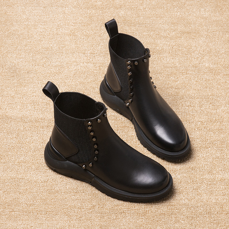 原创松糕跟短靴软底铆钉英伦风