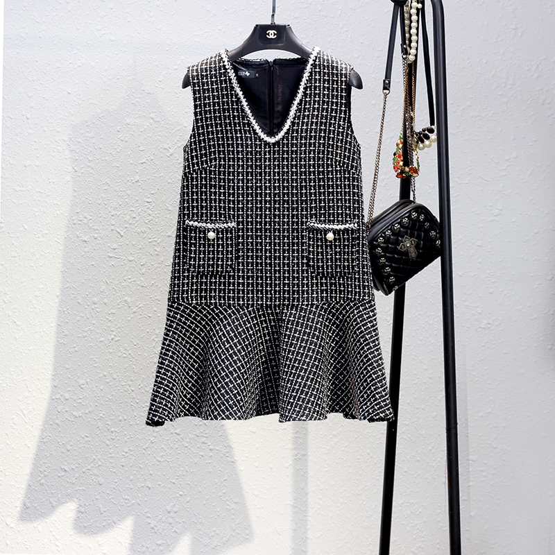 连衣裙粗线编织亮丝领无袖边女