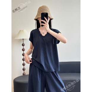 花概念百搭V领拼蕾丝边侧边褶皱收腰显瘦T恤上衣女纯色百搭上衣