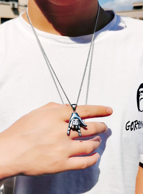 街头风男士韩版钛钢挂件学生吊坠