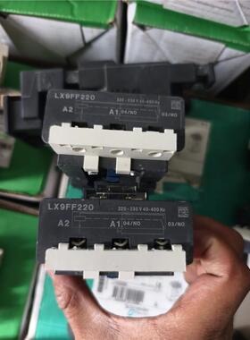 施耐德LX9FF220接触器线圈，原装正品，数量2个，有需要