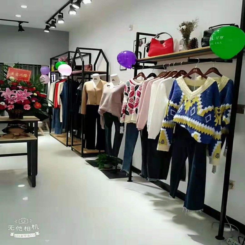 服装店展示架F型铁艺落地吊架男女装店实木挂衣架上墙货架陈列架