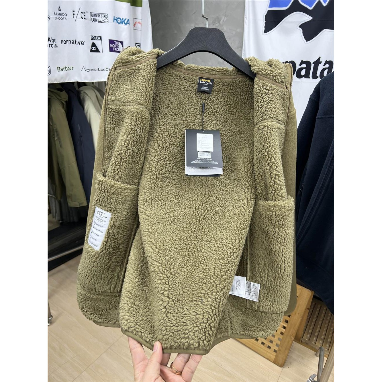 外贸原单700块摇粒绒外套巨保暖抗寒男女同款加绒加厚摇粒绒外套