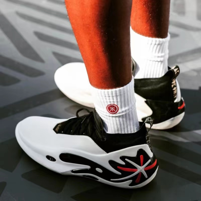 低帮韦德之道11实战篮球鞋旋钮气垫减震碳板透气学生运动鞋摩擦响