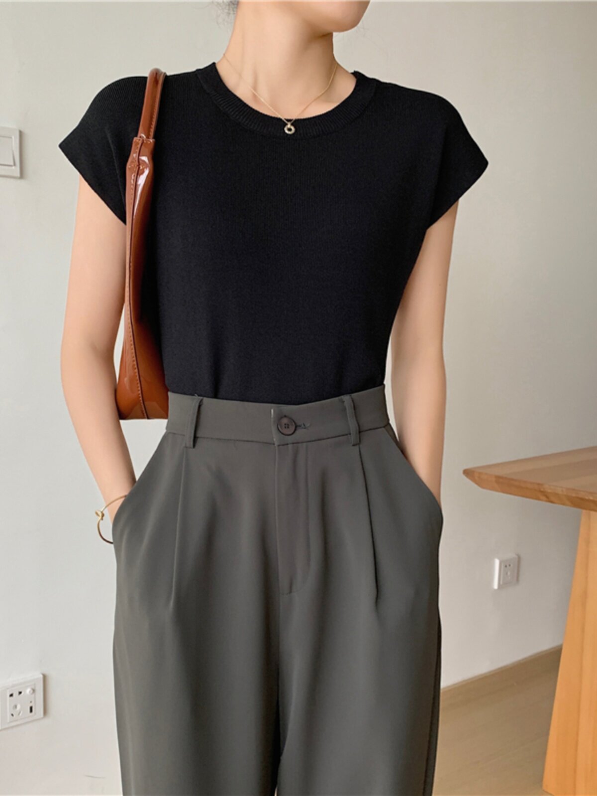 여성을위한 솔리드 컬러 블라우스 여름 얇은 느슨한 꽃 라운드 넥 반팔 티셔츠 짧은 레이디 솔리드 컬러 아이스 실크 스웨터