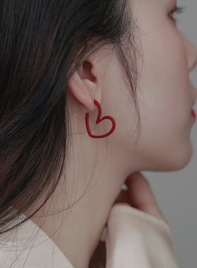 S925纯银红色爱心耳钉2026年新款潮适合过年的耳环女秋冬圣诞耳饰